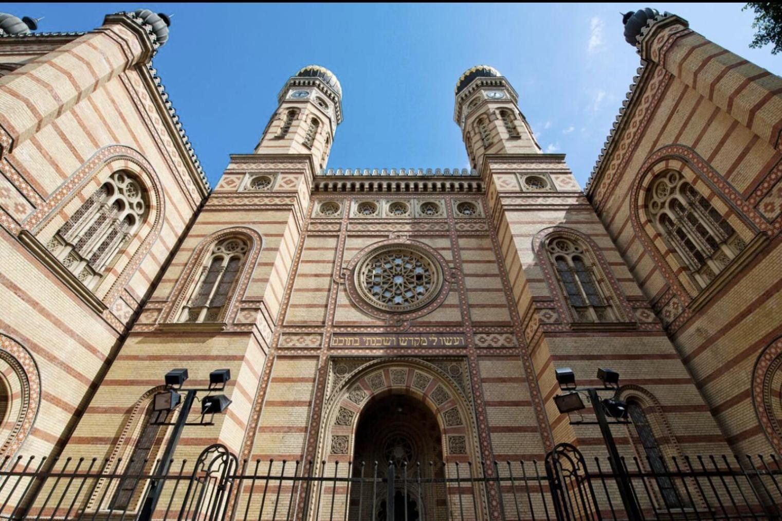 Golbarg Synagoge Apartment In Heart Of City ブダペスト エクステリア 写真